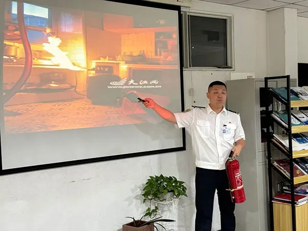 理论实践结合